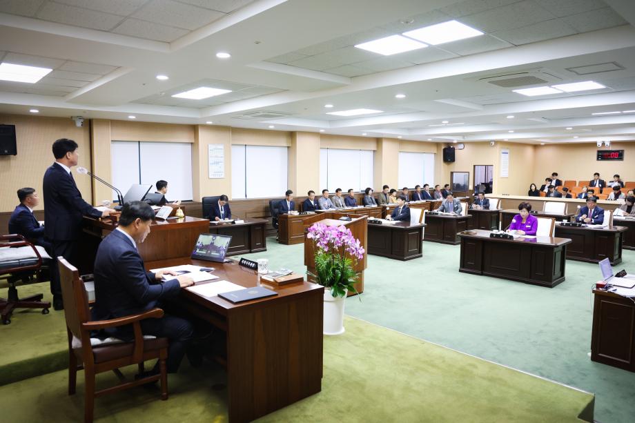 제305회 임시회 제1차 본회의 군정질문(10.22) 이미지